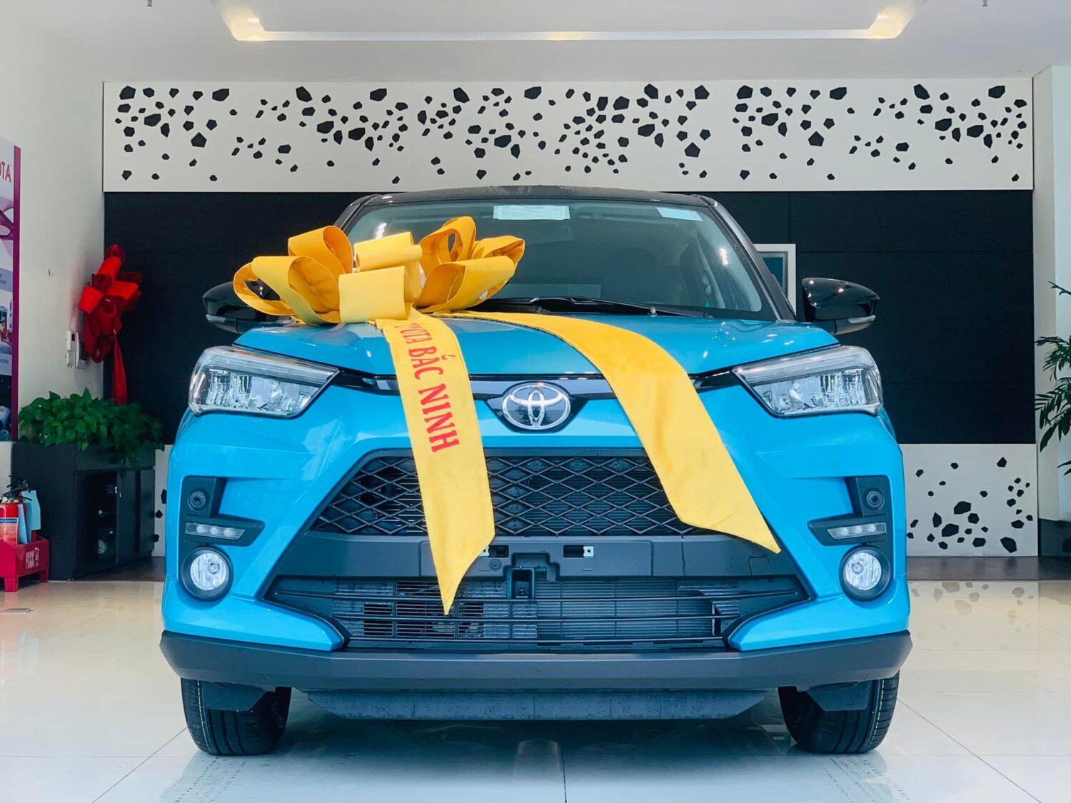 Toyota raize 2024  màu xanh tại bắc ninh